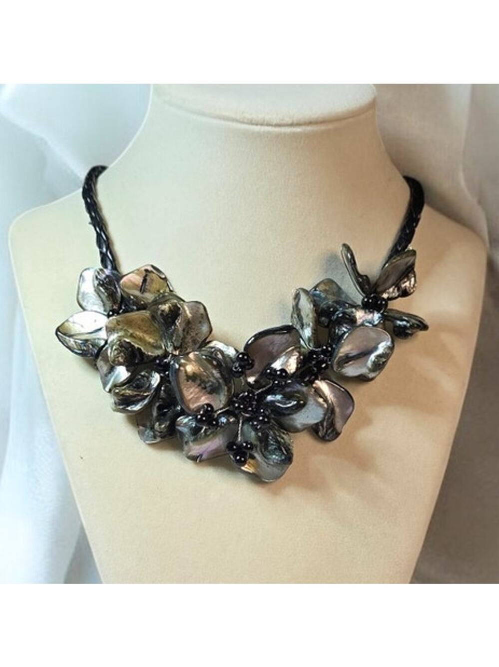 Black Shell Flower Statement Necklace Pearl Accent Vintage – Dark Romantic